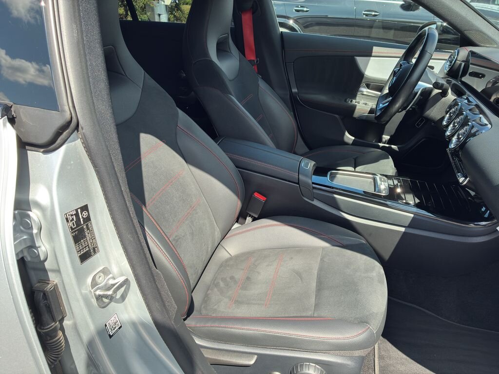 Mercedes-Benz CLA Kombi 2,0 l 225 kw