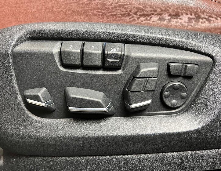 BMW X5 SUV / Terénní 4,4 l 423 kw