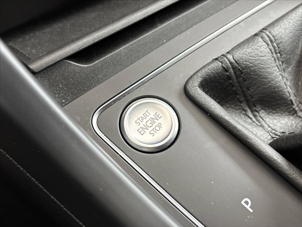 Volkswagen Touran MPV 1,5 l 110 kw