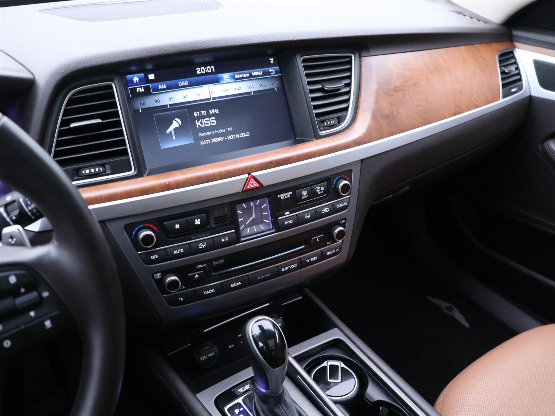 Hyundai Genesis Sedan / Limuzína 3,8 l 232 kw