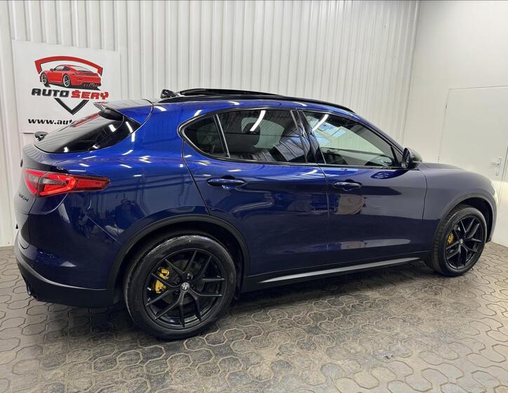 Alfa Romeo Stelvio 9