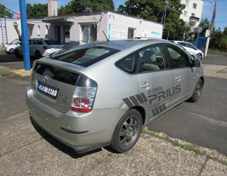 Toyota Prius 6