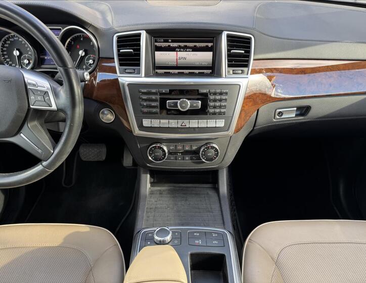 Mercedes-Benz Třídy M 16