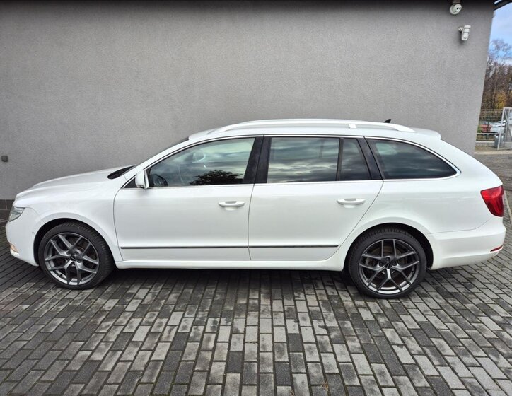 Škoda Superb Kombi 3,6 l 191 kw