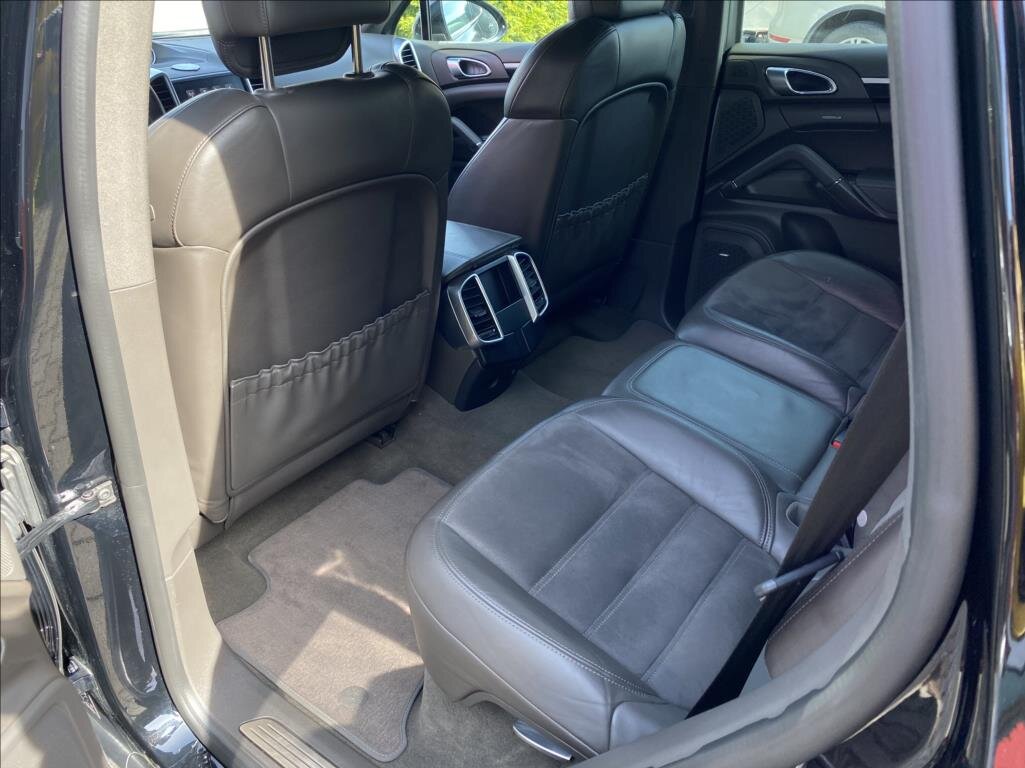 Porsche Cayenne SUV 3,0 l 184 kw