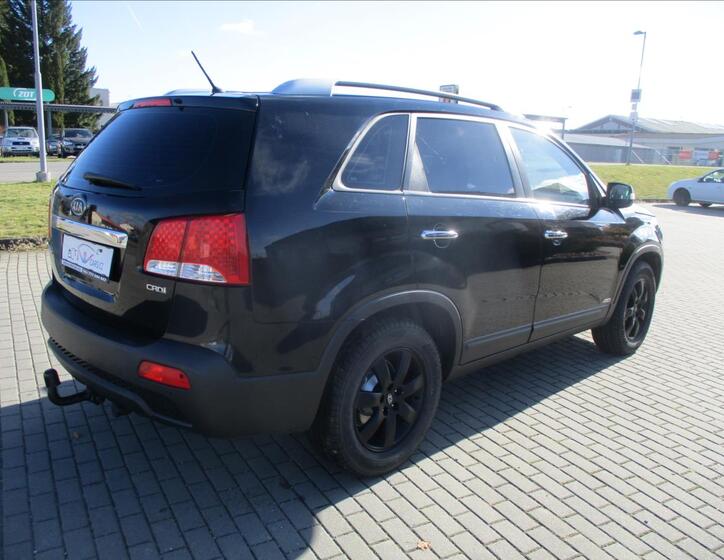 KIA Sorento 4