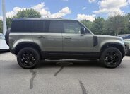 Land Rover Defender 6