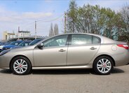 Renault Latitude Sedan / Limuzína 2,0 l 127 kw