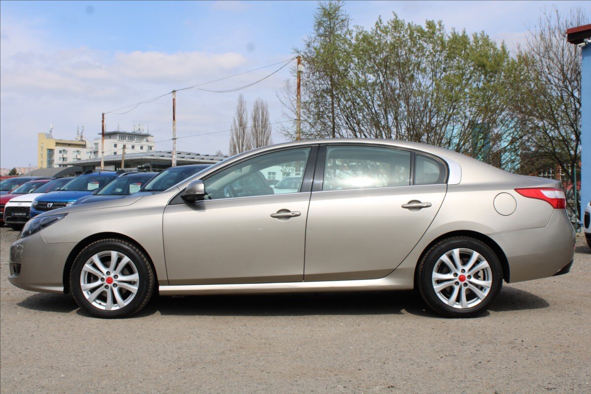 Renault Latitude Sedan / Limuzína 2,0 l 127 kw