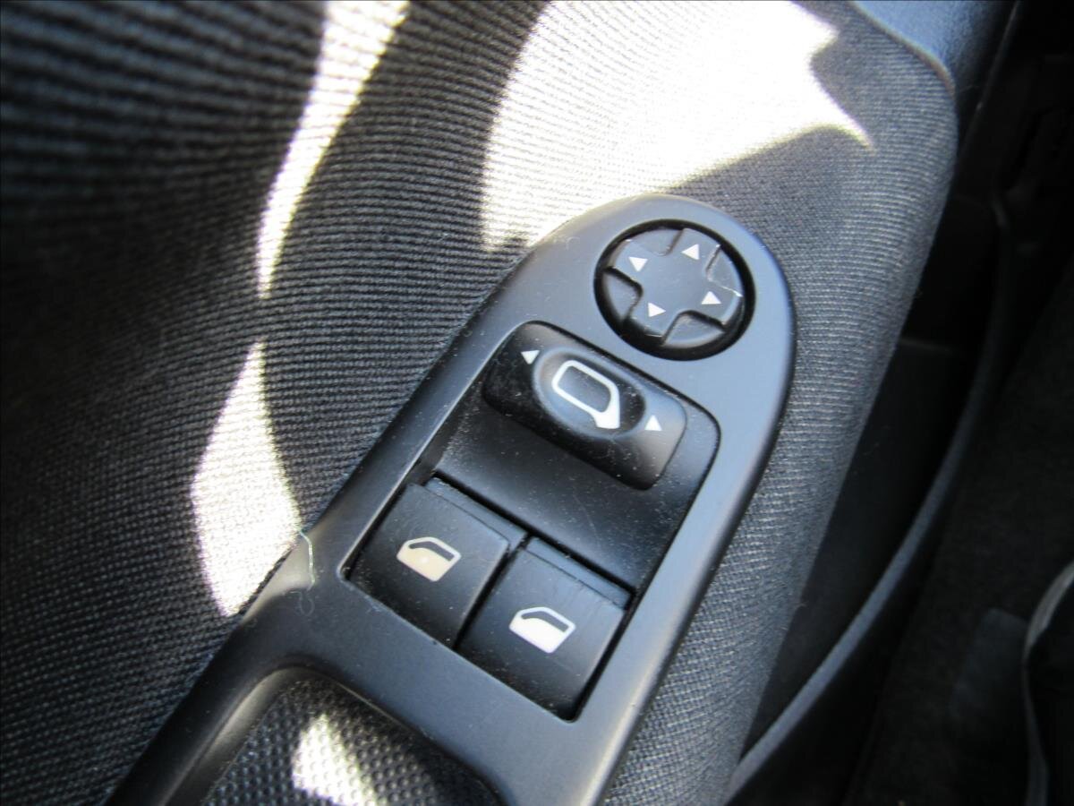 Peugeot 207 Hatchback 1,4 l 70 kw