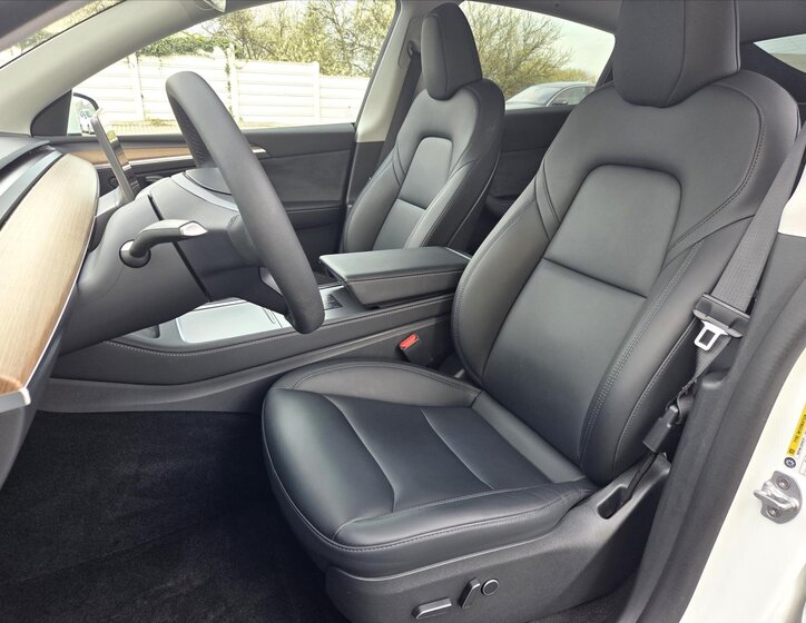 Tesla Model Y SUV / Terénní 0,0 378 kw