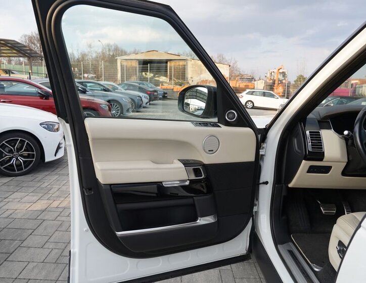 Land Rover Range Rover SUV / Terénní 4,4 l 250 kw