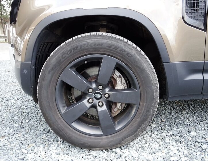 Land Rover Defender SUV / Terénní 3,0 l 221 kw