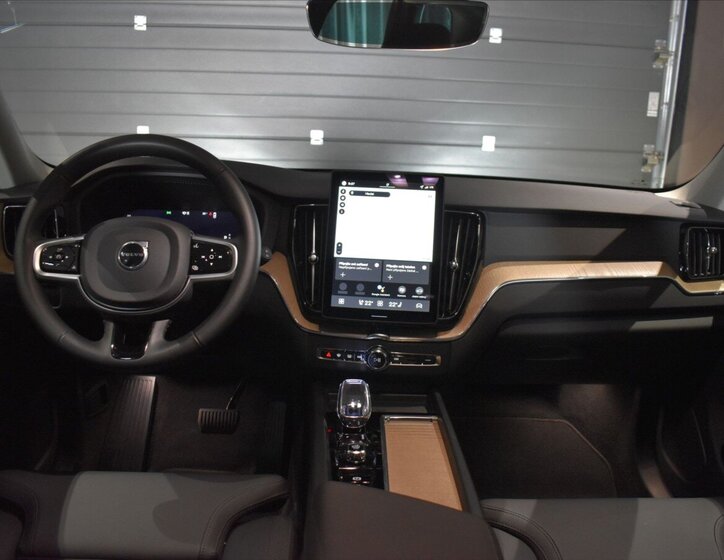 Volvo XC60 SUV / Terénní 2,0 l 184 kw