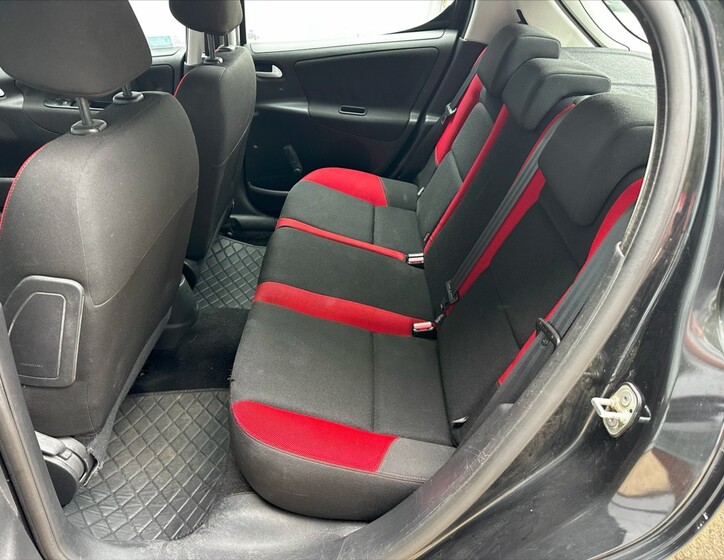 Peugeot 207 11