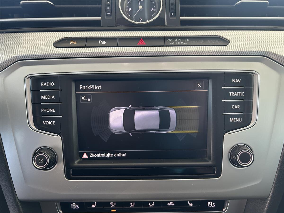 Volkswagen Passat Sedan / Limuzína 1,4 l 110 kw