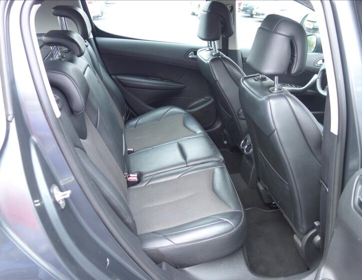 Peugeot 308 Hatchback 1,6 l 103 kw