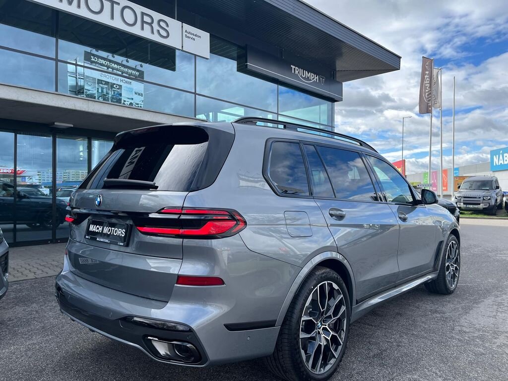 BMW X7 SUV / Terénní 3,0 l 250 kw