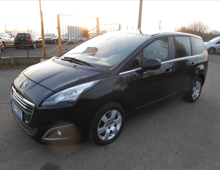 Peugeot 5008 1