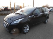 Peugeot 5008 1
