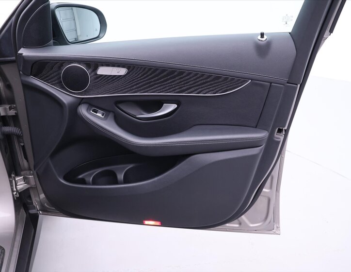 Mercedes-Benz GLC SUV 2,0 l 143 kw