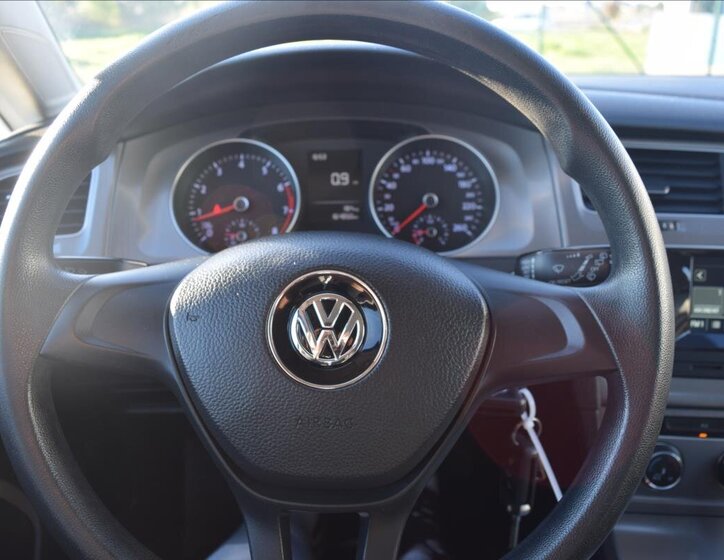 Volkswagen Golf 34