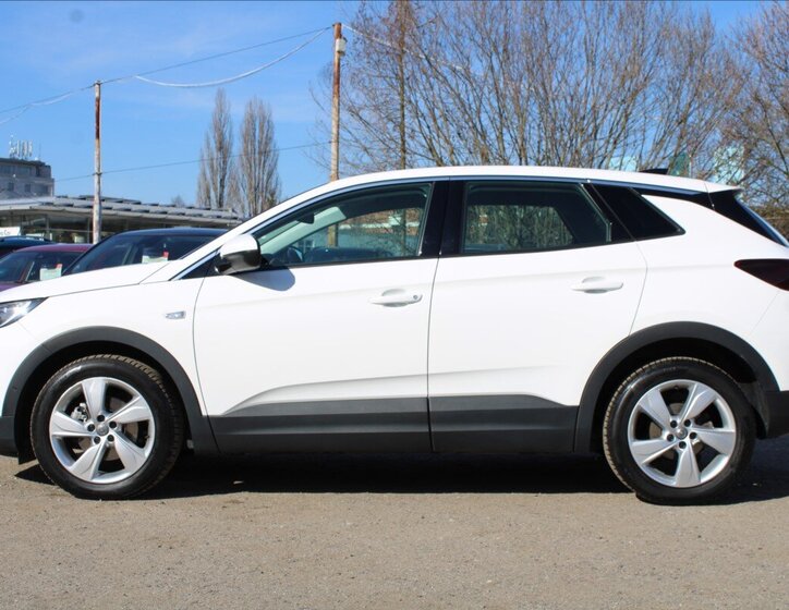 Opel Grandland X SUV / Terénní 1,5 l 96 kw