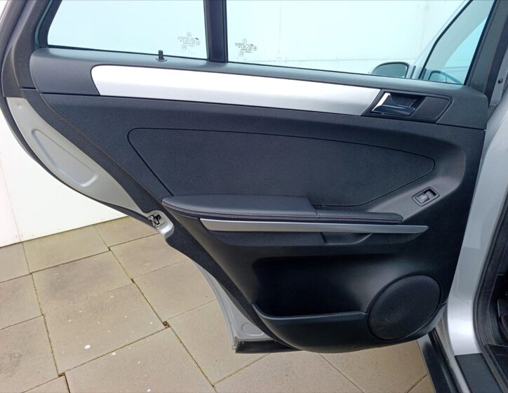 Mercedes-Benz Třídy M SUV / Terénní 3,0 l 165 kw