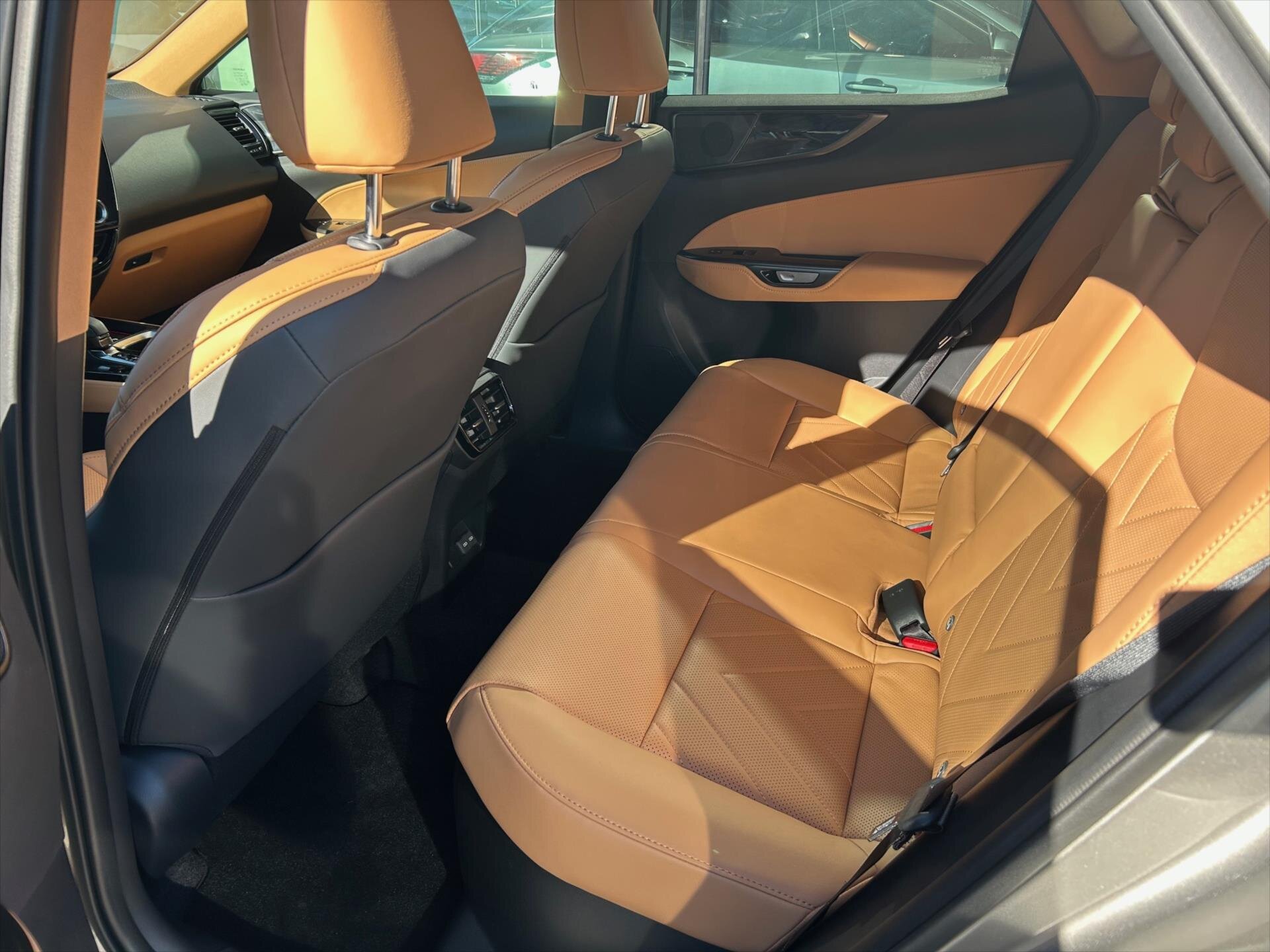 Lexus NX 350h SUV / Terénní 2,5 l 179 kw