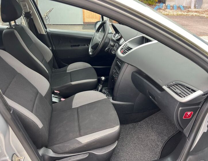 Peugeot 207 7
