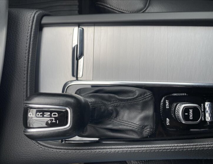 Volvo XC90 SUV / Terénní 2,0 l 173 kw