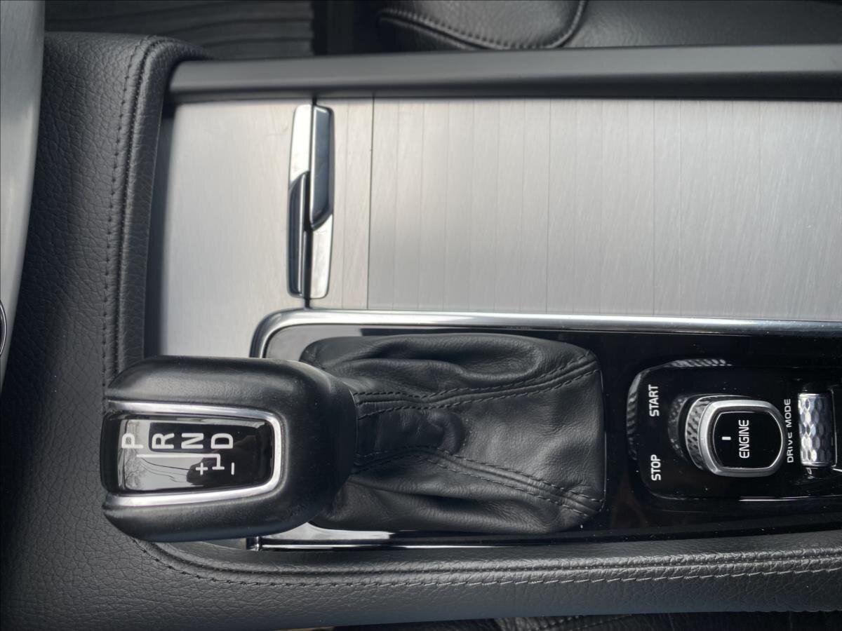 Volvo XC90 SUV / Terénní 2,0 l 173 kw