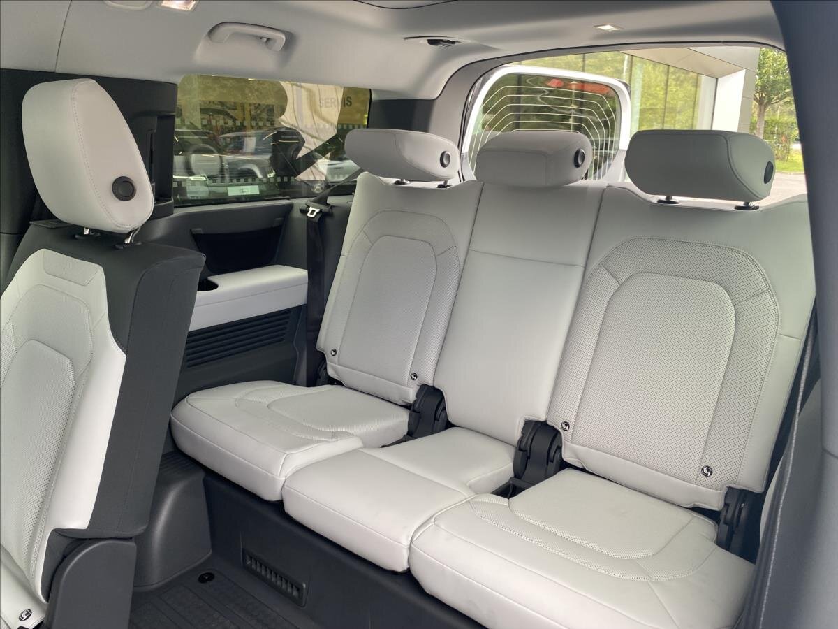 Land Rover Defender SUV / Terénní 3,0 l 221 kw