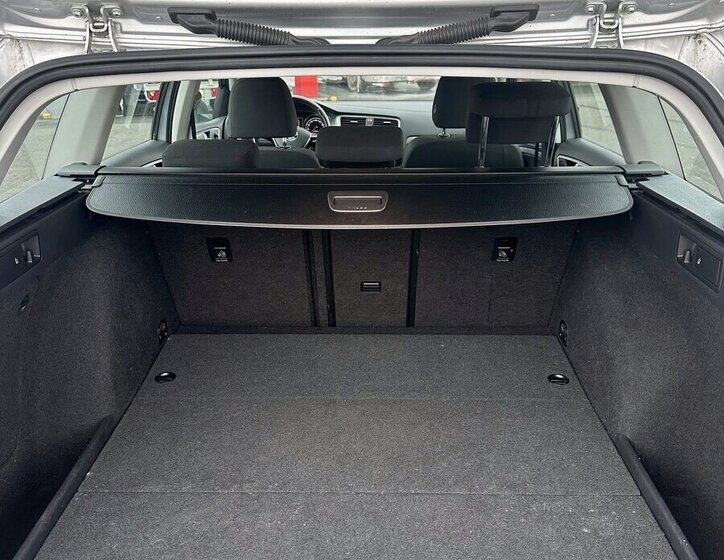 Volkswagen Golf Kombi 1,6 l 77 kw