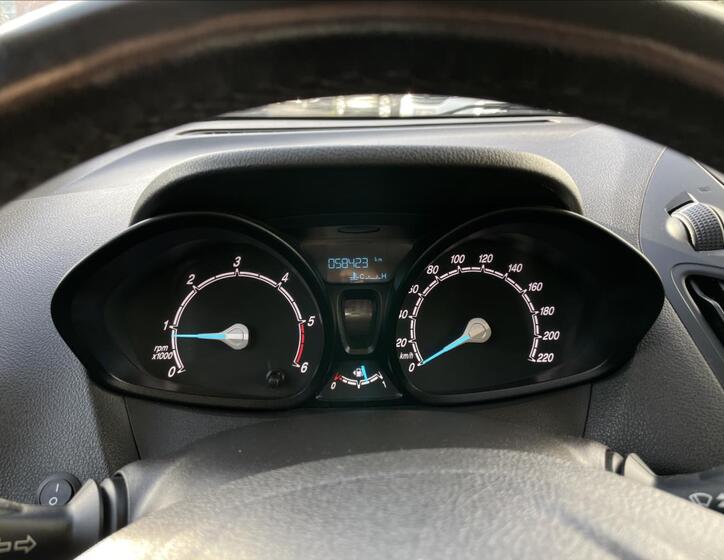 Ford Tourneo Courier 9