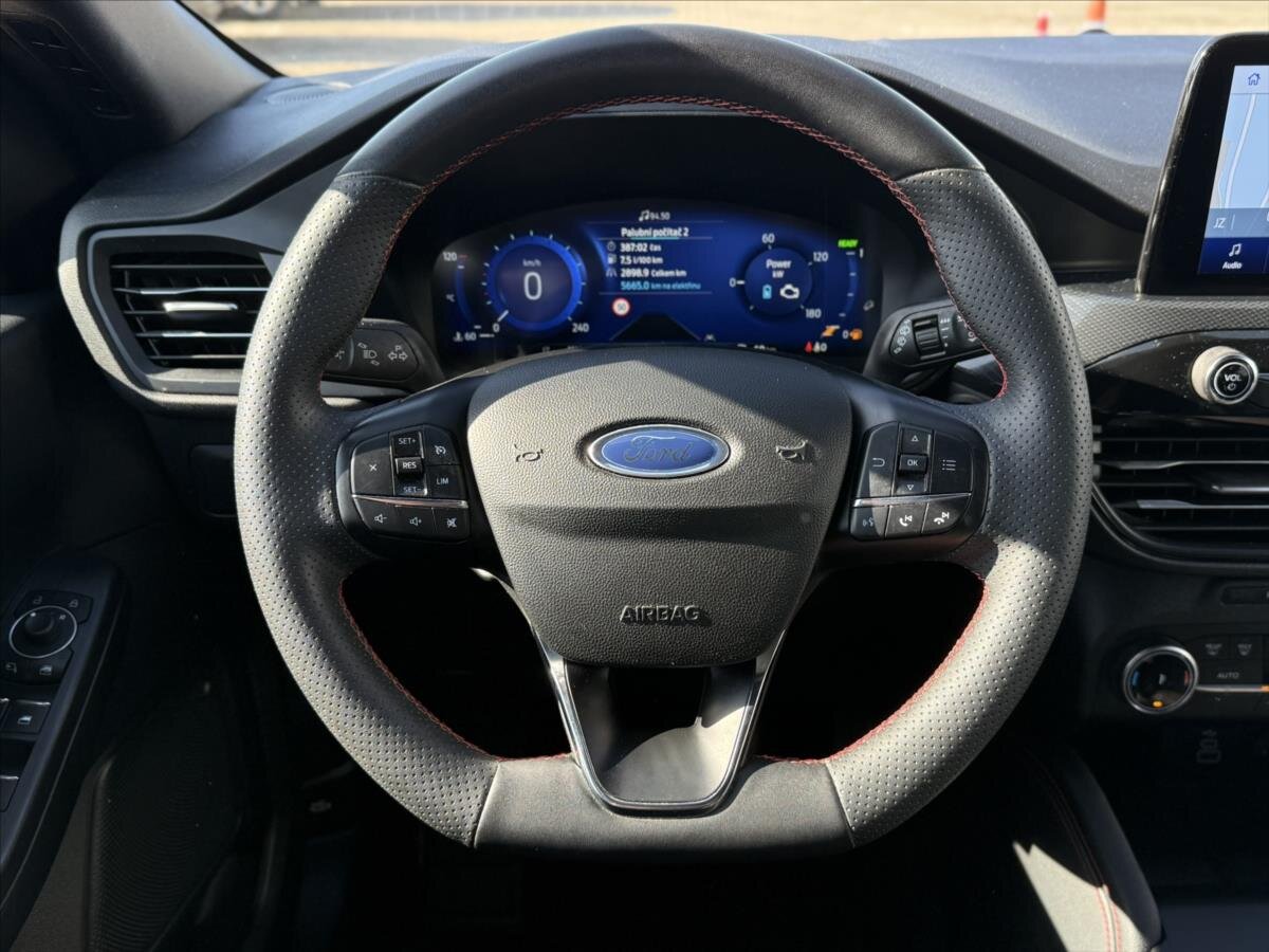 Ford Kuga SUV / Terénní 2,5 l 140 kw