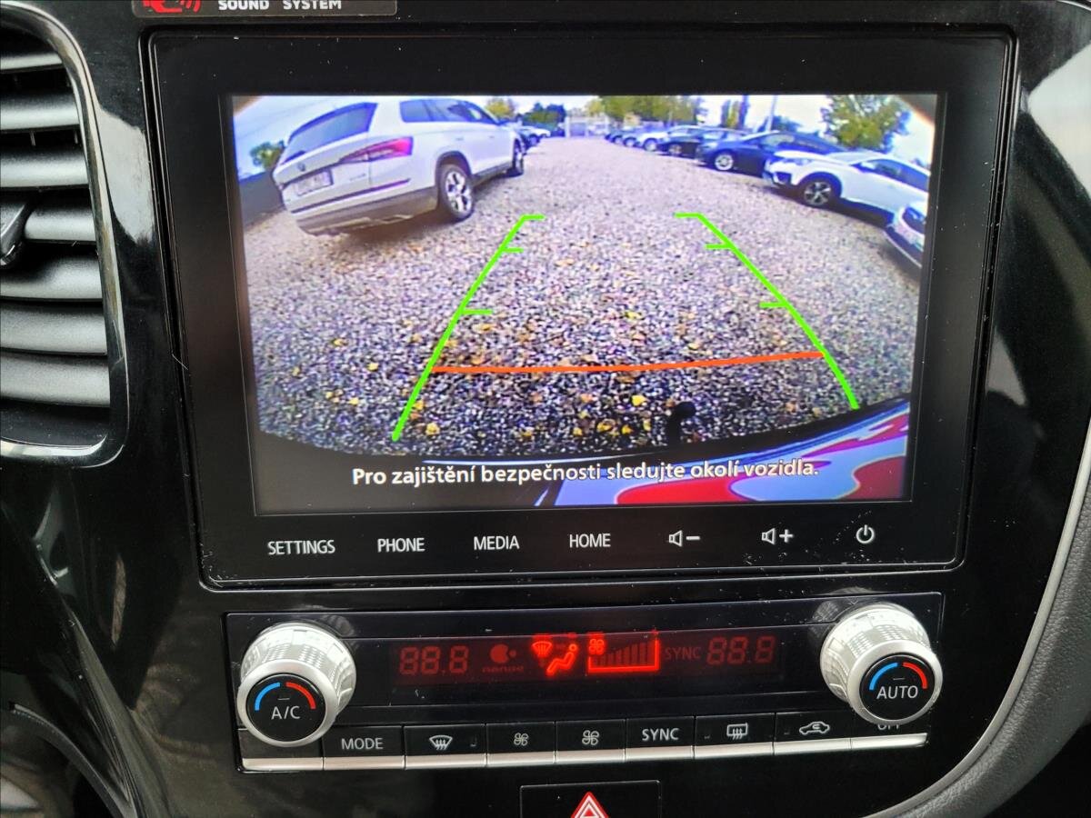 Mitsubishi Outlander SUV 2,4 l 165 kw