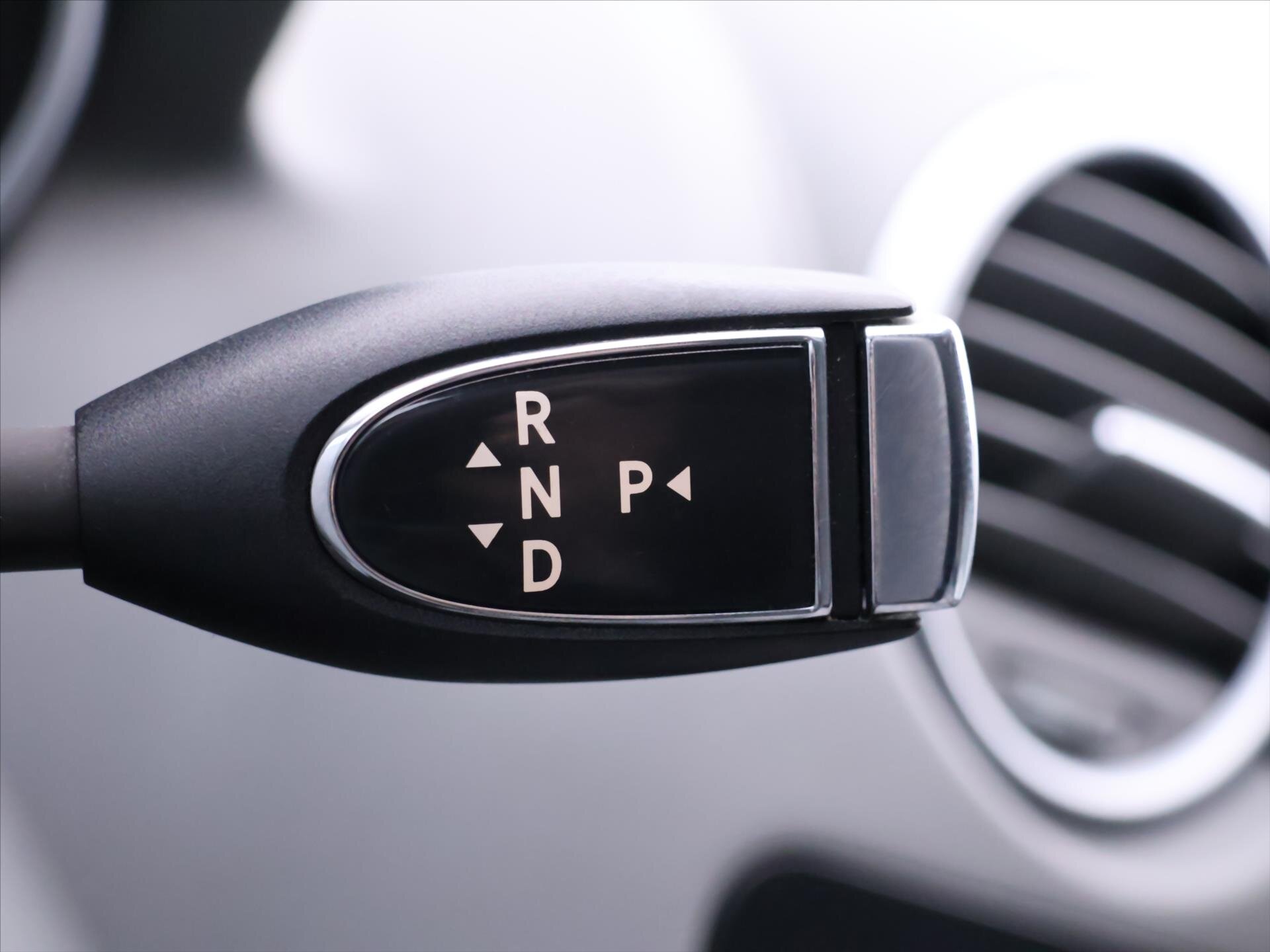 Mercedes-Benz Třídy M SUV 3,2 l 165 kw