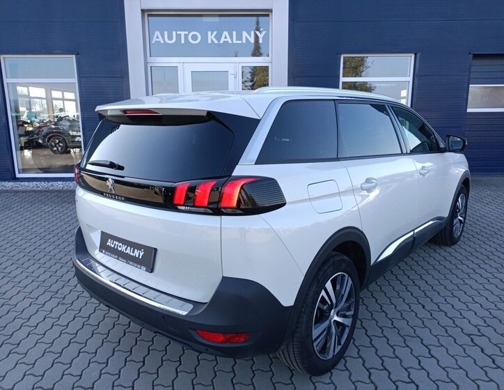 Peugeot 5008 SUV / Terénní 1,2 l 96 kw