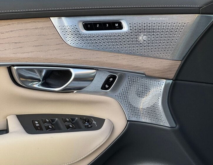 Volvo XC90 SUV / Terénní 2,0 l 335 kw