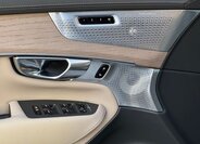 Volvo XC90 SUV / Terénní 2,0 l 335 kw