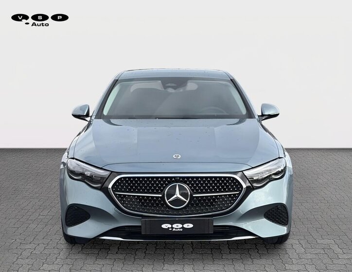 Mercedes-Benz Třídy E Sedan / Limuzína 2,0 l 145 kw