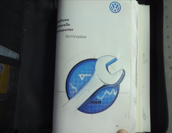 Volkswagen Caravelle 25