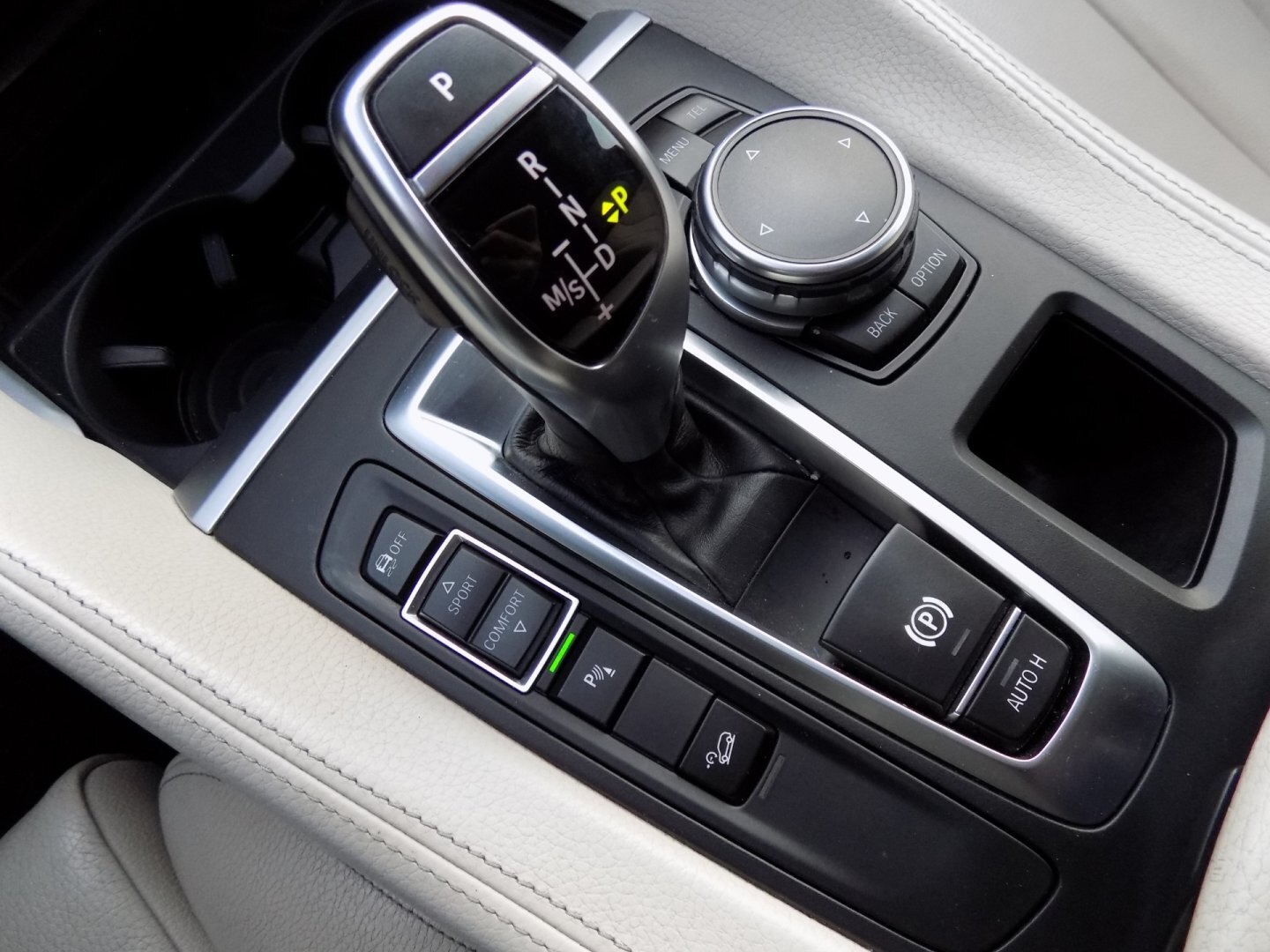 BMW X6 SUV / Terénní 3,0 l 190 kw