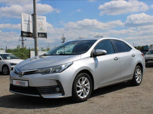 Toyota Corolla Sedan / Limuzína 1,6 l 97 kw