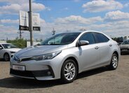 Toyota Corolla Sedan / Limuzína 1,6 l 97 kw