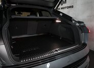 Audi e-tron SUV / Terénní 0,0 300 kw