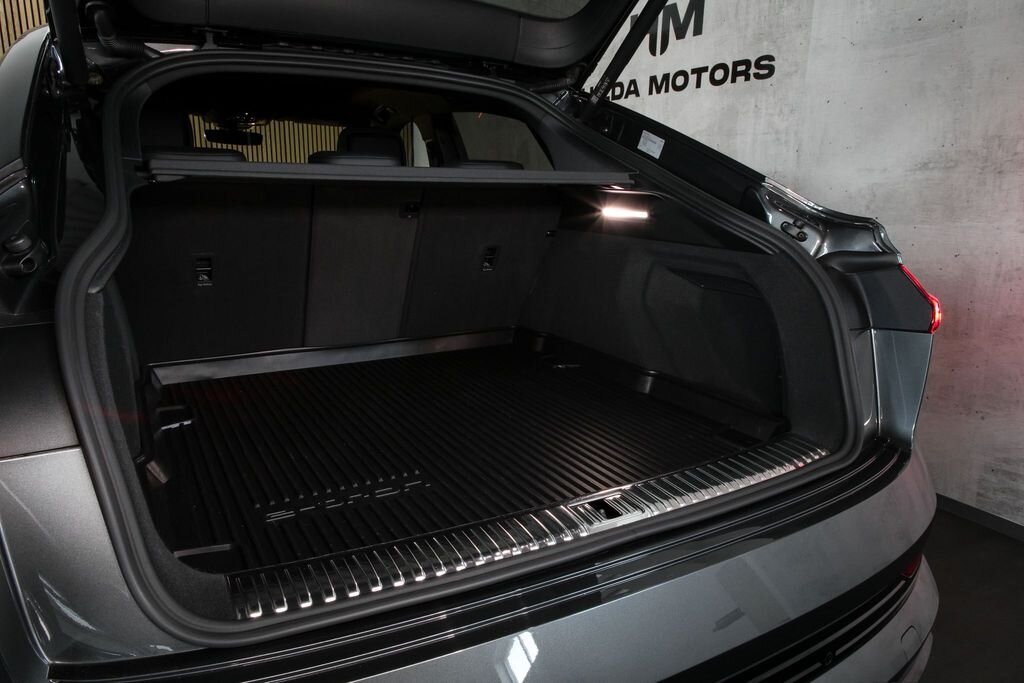 Audi e-tron SUV / Terénní 0,0 300 kw