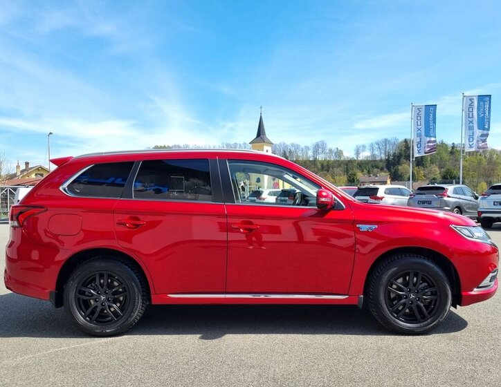 Mitsubishi Outlander SUV / Terénní 2,4 l 165 kw