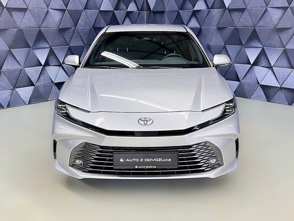 Toyota Camry Sedan / Limuzína 2,5 l 169 kw